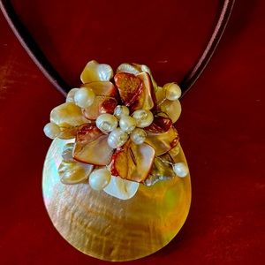 Brand new Shell and Pearl Necklace